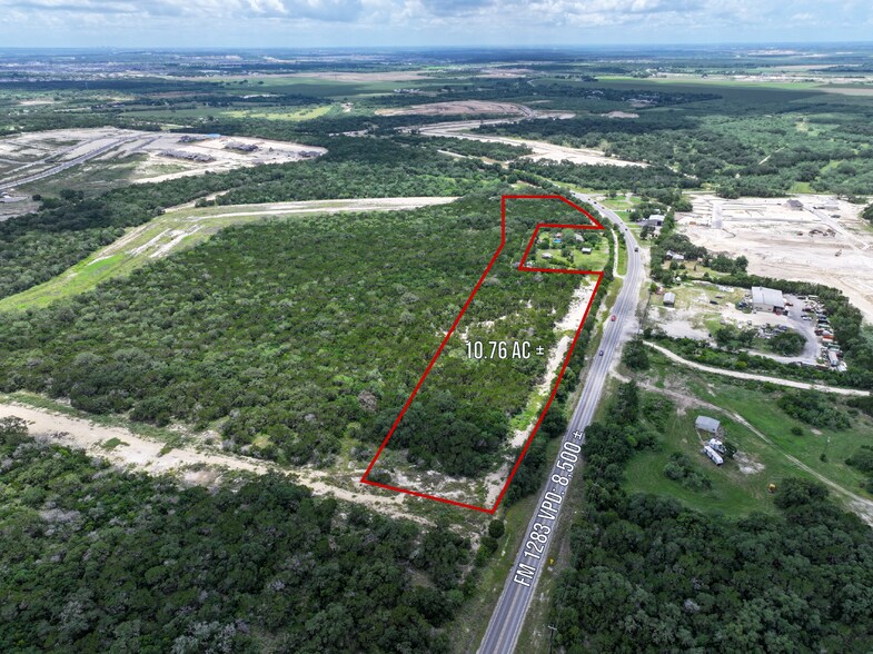 More Photos Of 10.76 AC +/- on FM 1283, Rio Medina Land For Sale