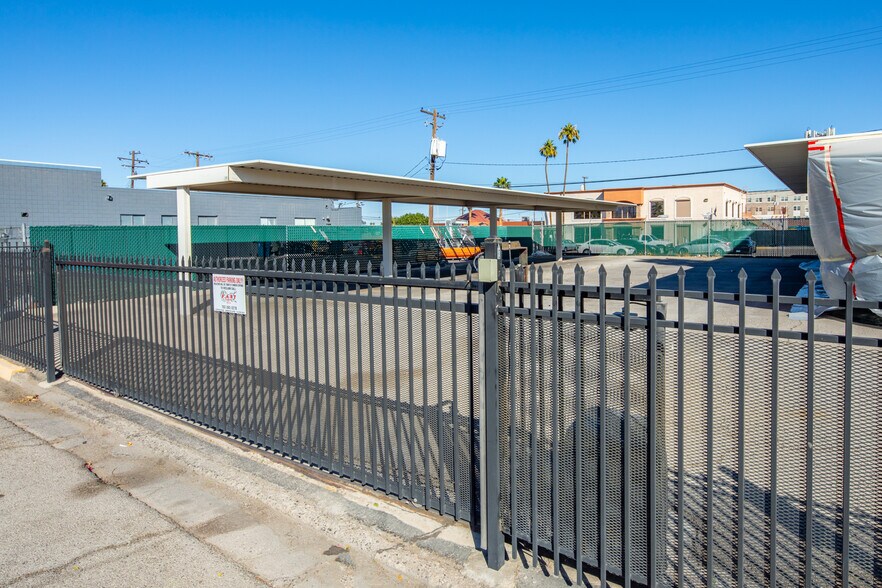 More Photos Of 844 E Sahara Ave, Las Vegas Loft Creative Space For Lease