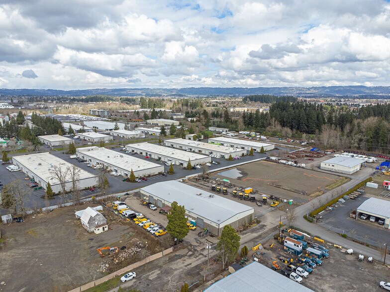 More Photos Of 1800 NE Cornelius Pass Rd, Hillsboro Warehouse For Lease