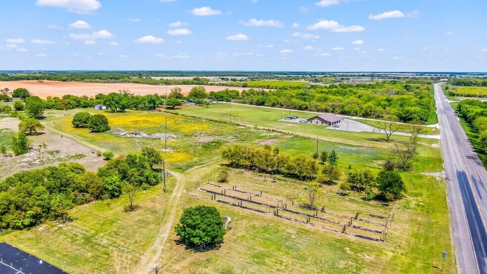 More Photos Of 1990 Highway 36 E, Rising Star Garden Center For Sale