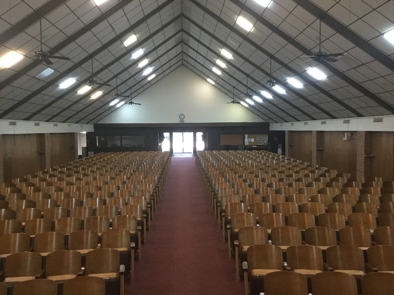 More Photos Of 701 N Pruett St, Baytown Religious Facility For Sale