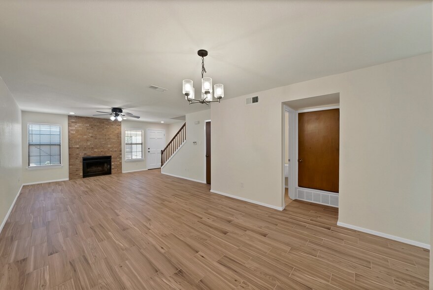 More Photos Of 2415 Sanguinet St, Fort Worth Apartments For Sale