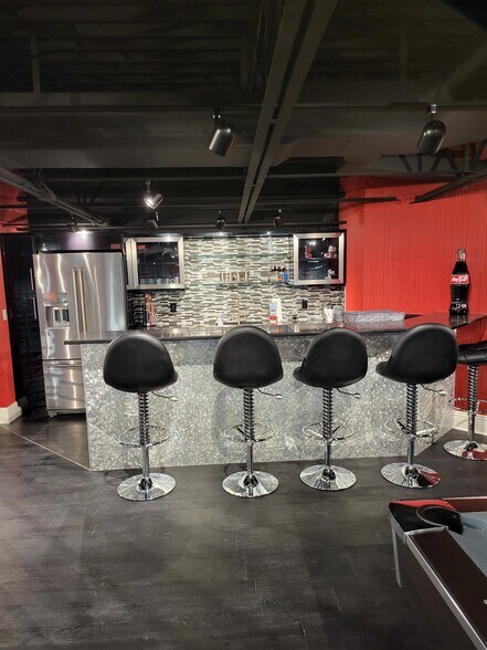 More Photos Of 12811 Commerce Lakes Dr, Fort Myers Warehouse For Sale