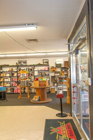 More Photos Of 110 N Broadway St, Broken Bow General Retail For Sale