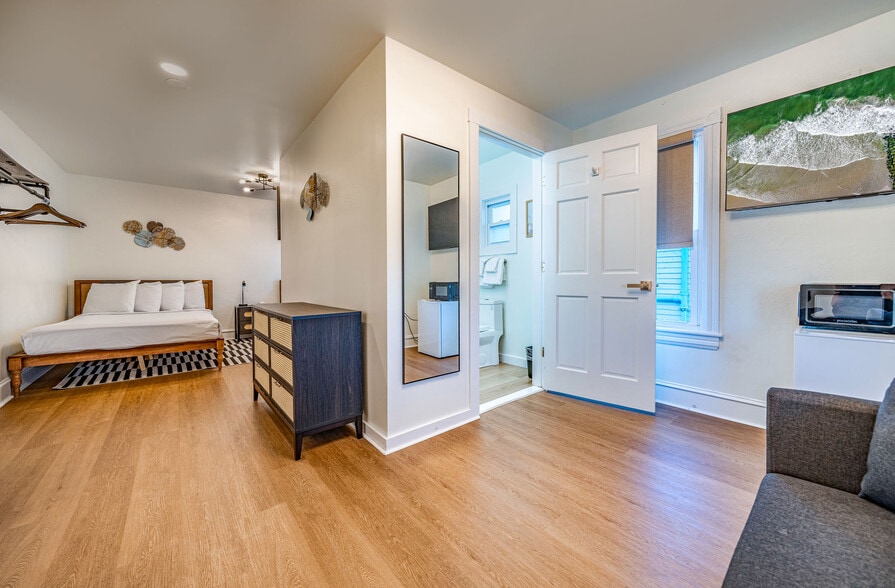 More Photos Of 724 Ocean Ave, Ocean City Hotel For Sale