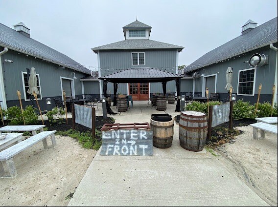 More Photos Of 304 State Route 34, Colts Neck Freestanding For Sale