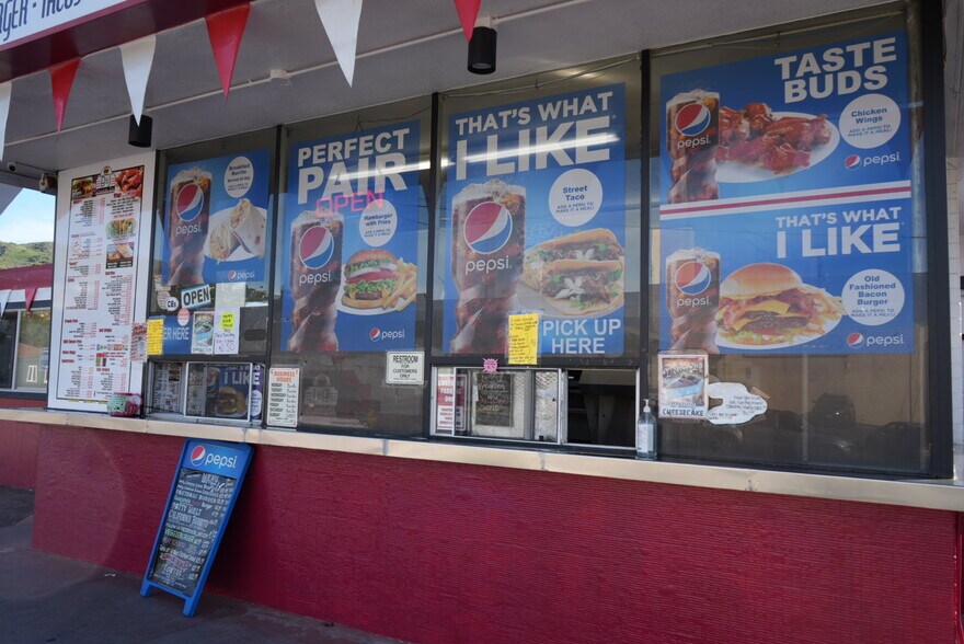 More Photos Of 1876 E Main St, Ventura Freestanding For Sale