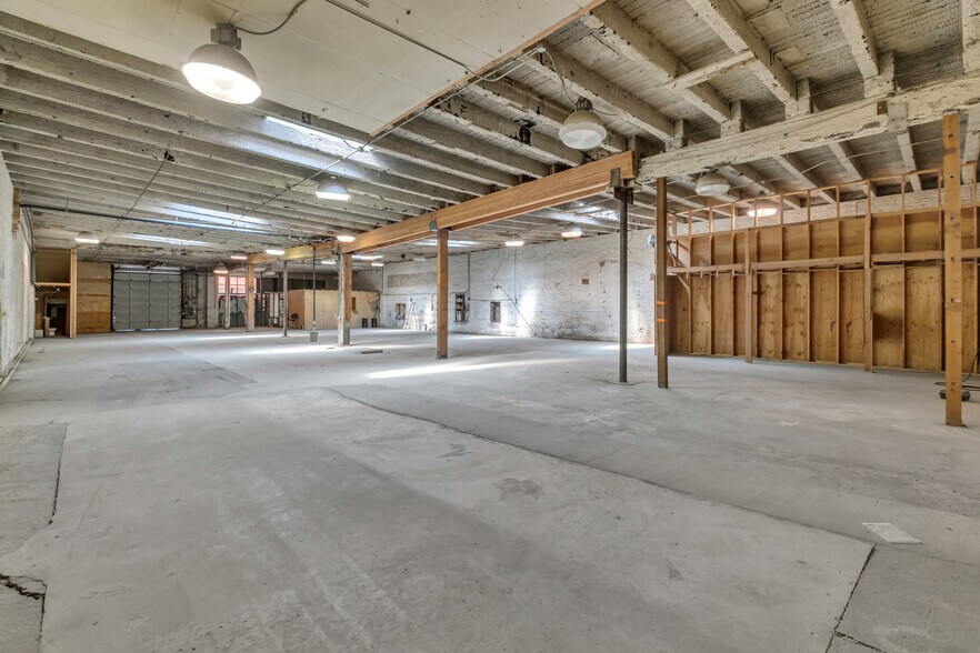 More Photos Of 1420 Broadway, Seattle Warehouse For Sale