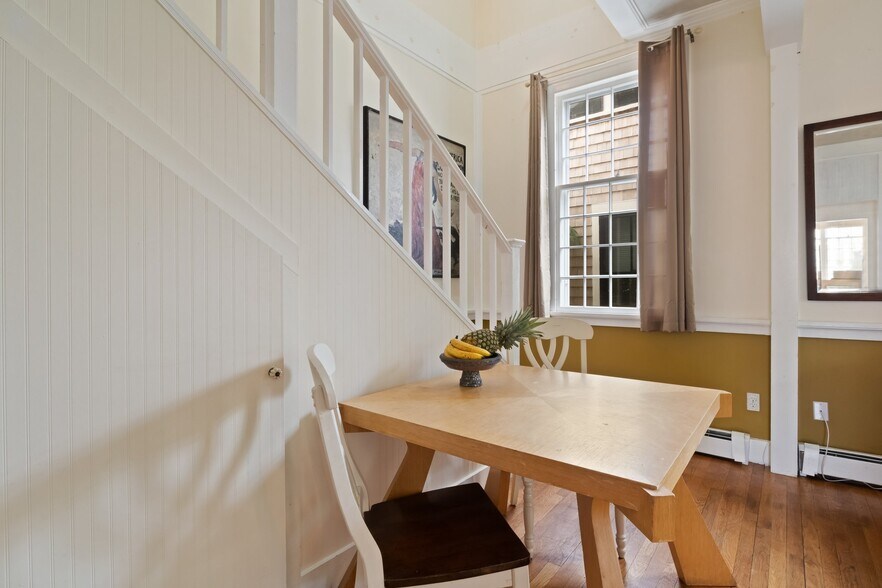 More Photos Of 418 Commercial St, Provincetown Storefront Retail Residential For Sale