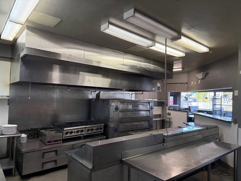 More Photos Of 1001 S Coast Hwy, Oceanside Restaurant For Lease