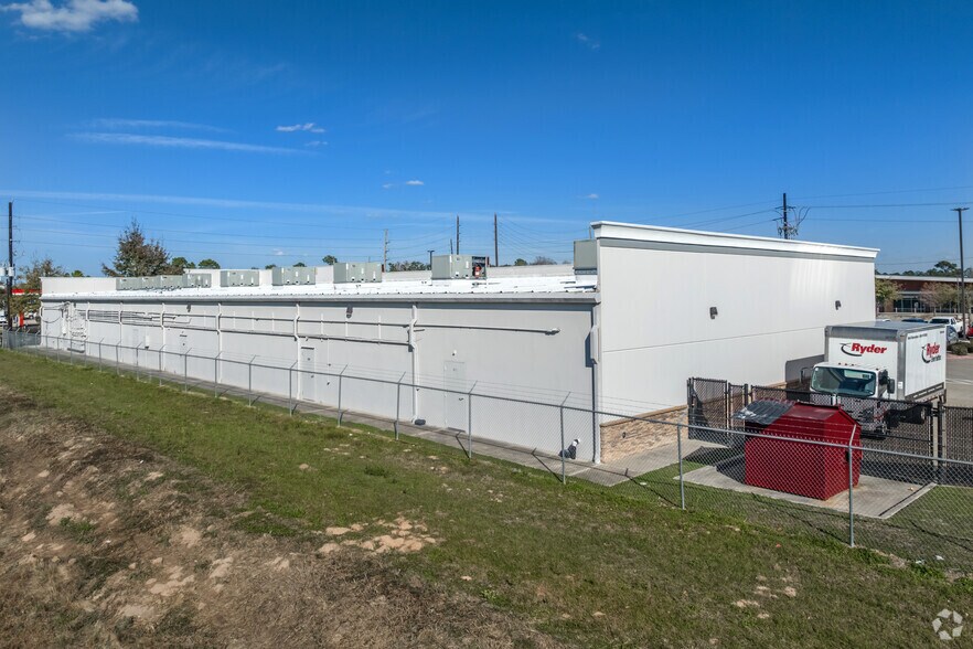 More Photos Of 16341 Mueschke Rd, Cypress Storefront For Lease