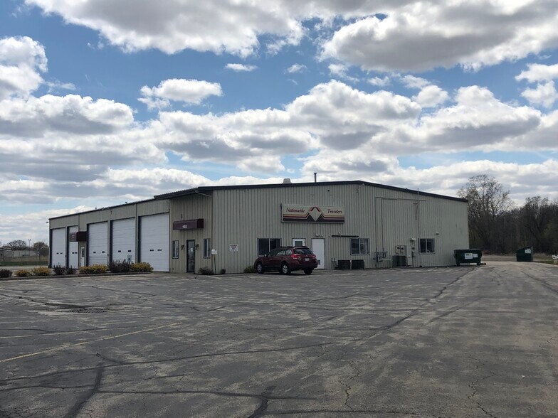More Photos Of 1103 S Lynndale Dr, Appleton Light Manufacturing For Lease