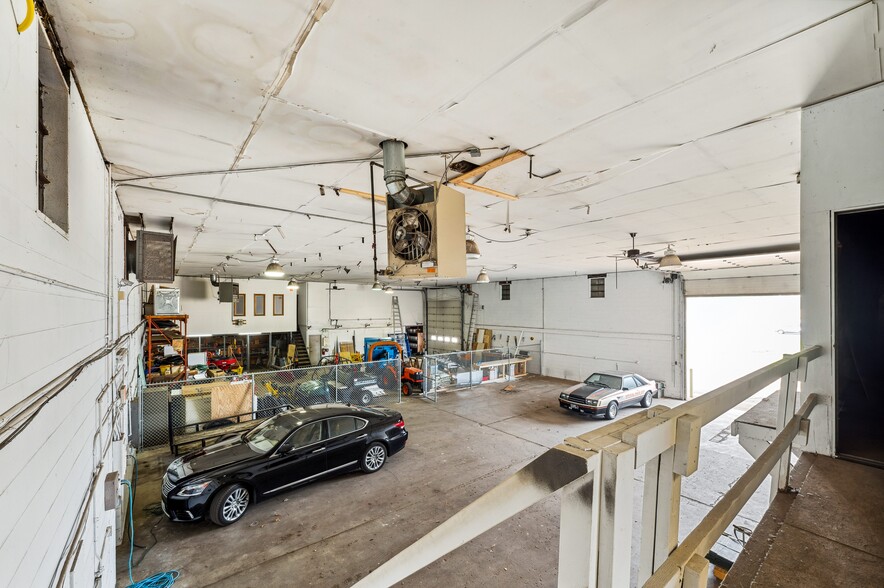More Photos Of 207 Hawthorne Ave, Saint Joseph Warehouse For Sale