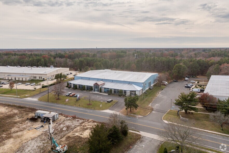 More Photos Of 202 W Parkway Dr, Egg Harbor Township Warehouse For Lease