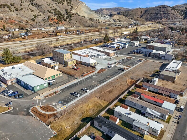 More Photos Of 211 Commercial st, Morgan Storefront Retail Office For Lease