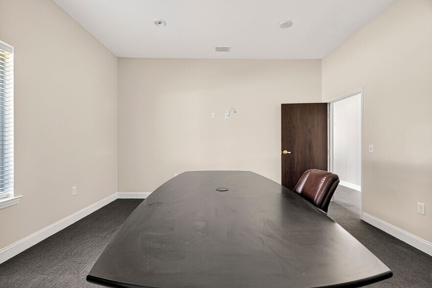 More Photos Of 122 Canal St, Pooler Medical For Lease