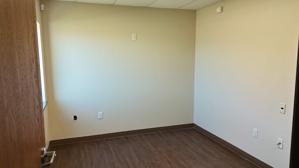 More Photos Of 1650 Olympic Dr, Turlock Warehouse For Lease