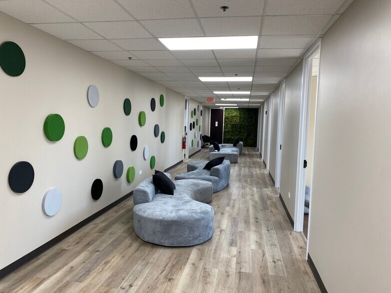 More Photos Of 1733 Park St, Naperville Medical For Lease