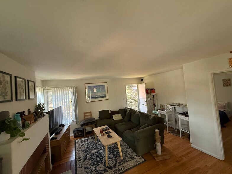 More Photos Of 440-446 Bonair St, La Jolla Apartments For Sale