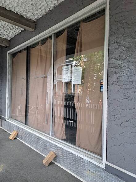 More Photos Of 42 Market St, Bangor Storefront For Lease