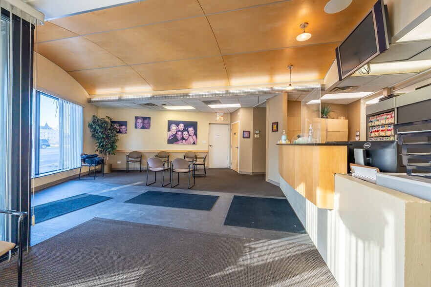 More Photos Of 875 N Milwaukee Ave, Chicago Storefront Retail Residential For Sale