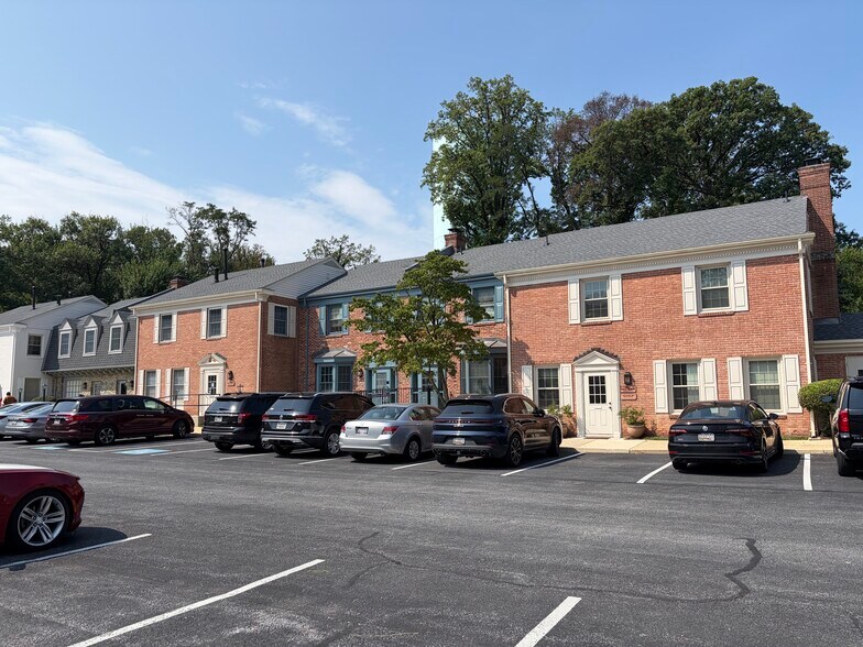 Primary Photo Of 5411-5415 W Cedar Ln, Bethesda Medical For Lease
