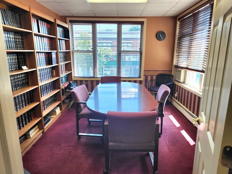 More Photos Of 21-27 Merrick Ave, Merrick Storefront Retail Office For Lease