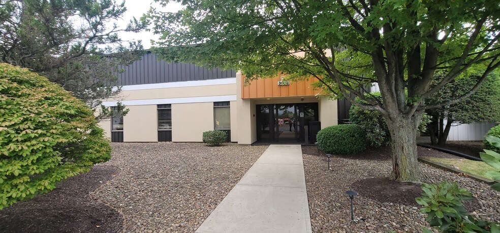 More Photos Of 300 Laird St, Wilkes Barre Warehouse For Lease