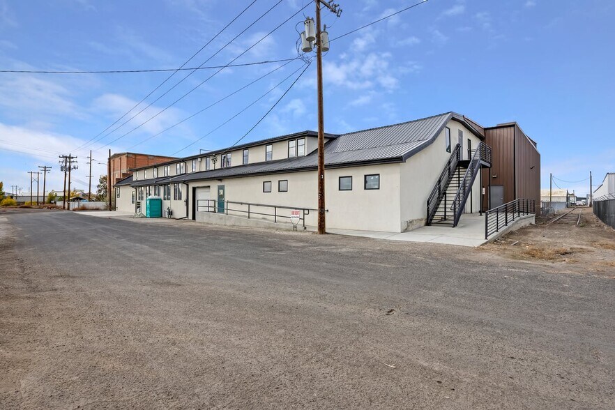 More Photos Of 702 Fairfield St W, Twin Falls Warehouse For Lease
