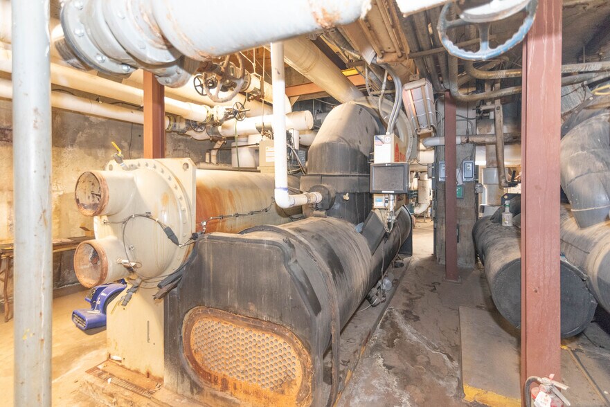 More Photos Of 101 W Fayette St, Baltimore Apartments For Sale