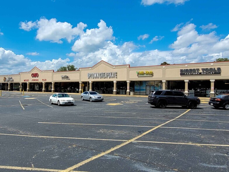 More Photos Of 1451 Woodruff Rd, Greenville Unknown For Lease