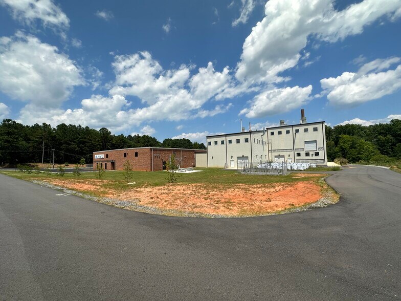 More Photos Of 119 Metrolina Dr, Shelby Manufacturing For Sale