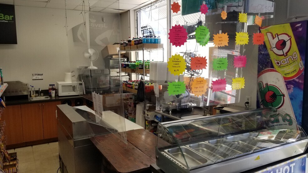 More Photos Of 717 S Broad St, Brooksville Service Station For Sale