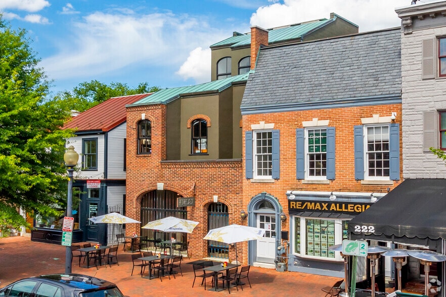 More Photos Of 218 7th St SE, Washington Storefront Retail Residential For Lease