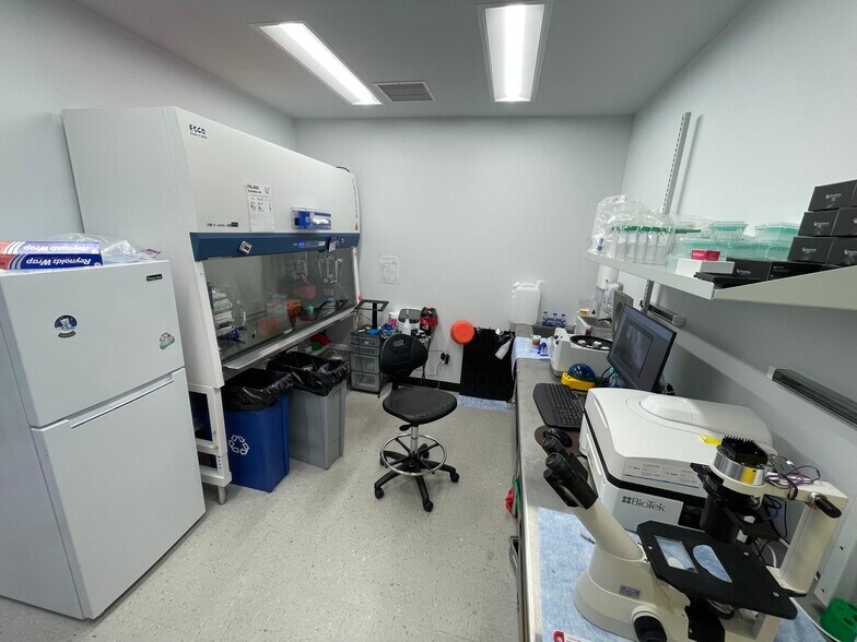 More Photos Of 1250 45th St, Emeryville Research And Development For Lease