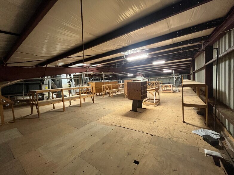 More Photos Of 10858 FM 346 W, Flint Office For Sale