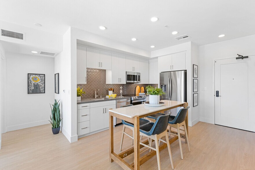 More Photos Of 4353 Park Blvd, San Diego Apartments For Lease