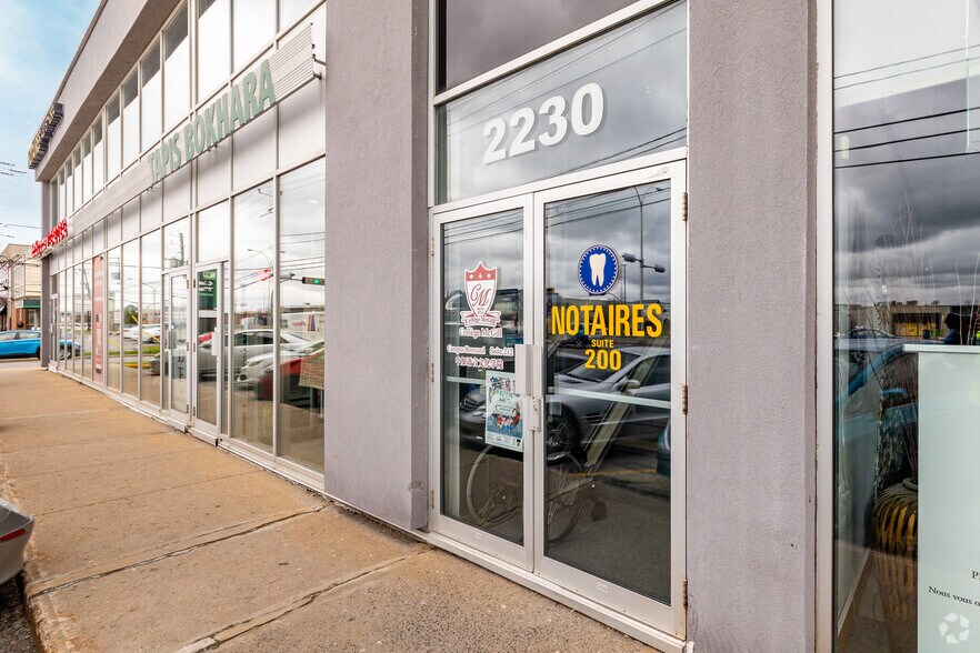 More Photos Of 2230 Boul Lapinière, Brossard General Retail For Lease