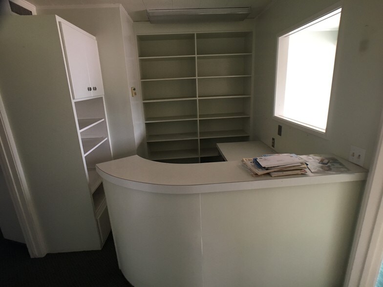 More Photos Of 250-270 E 7th St, Upland Medical For Lease