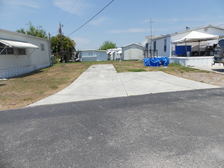 More Photos Of 8761 FL-78, Okeechobee Manufactured Housing Mobile Home Park For Sale