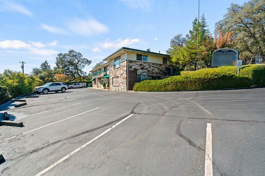 More Photos Of 2828 Easy St, Placerville Office For Lease
