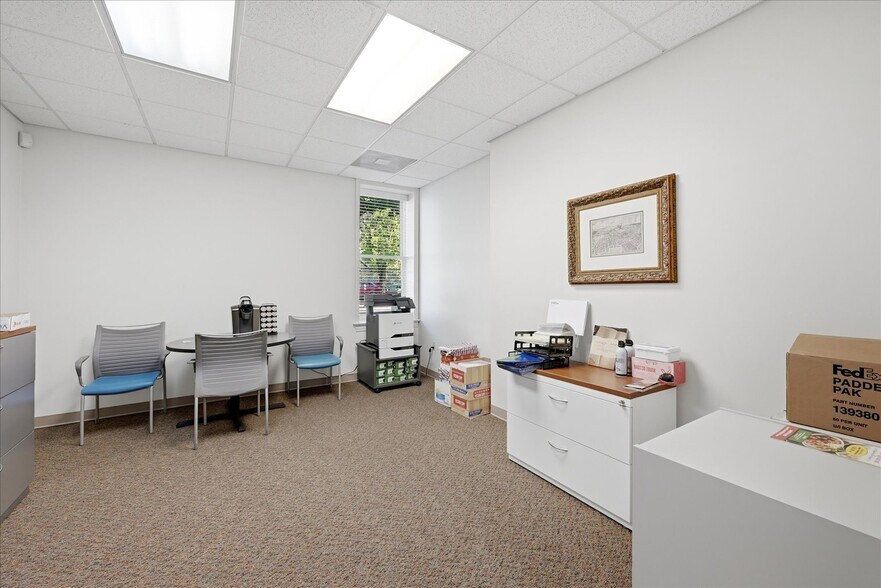 More Photos Of 48 W Boscawen St, Winchester Storefront Retail Office For Sale