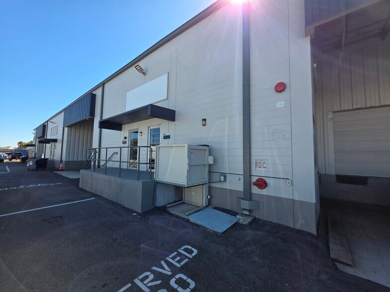 More Photos Of 444 27th St, Orlando Warehouse For Lease