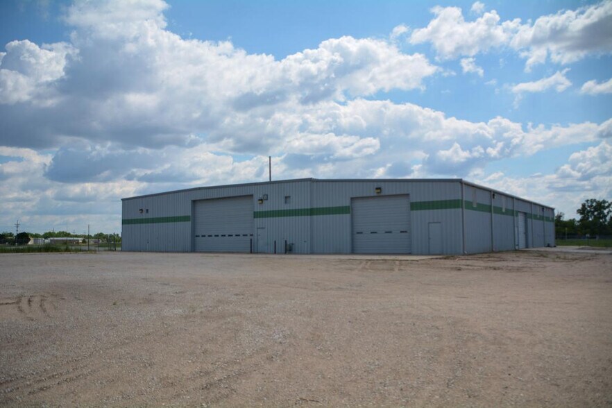 More Photos Of SE 241 SE 10 Ave, Great Bend Warehouse For Sale