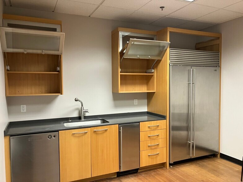 More Photos Of 2233 S 300 E, Salt Lake City Distribution For Lease
