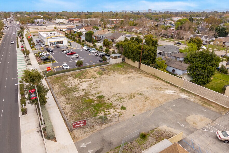 More Photos Of 1417 N Bristol St, Santa Ana Land For Lease