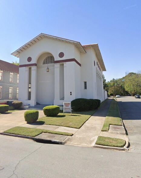 Primary Photo Of 2000 Louisiana St, Little Rock Religious Facility For Sale
