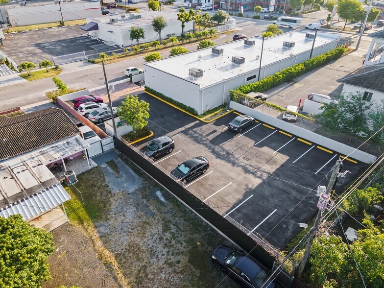 More Photos Of 4298 Palm Ave, Hialeah Freestanding For Sale