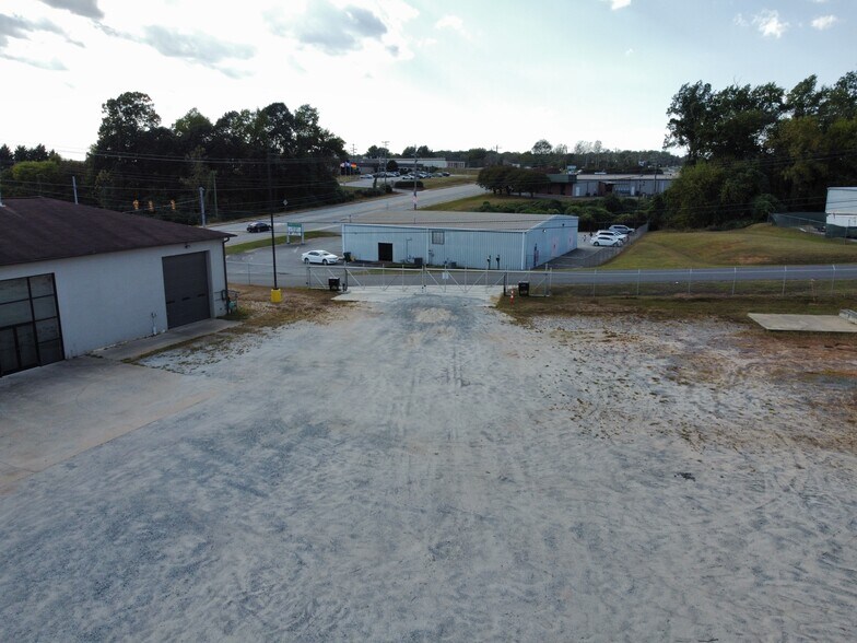 More Photos Of 354 Hyatt St, Gaffney Distribution For Lease