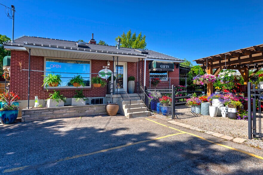 More Photos Of 2194 E Fort Union Blvd, Salt Lake City Freestanding For Sale